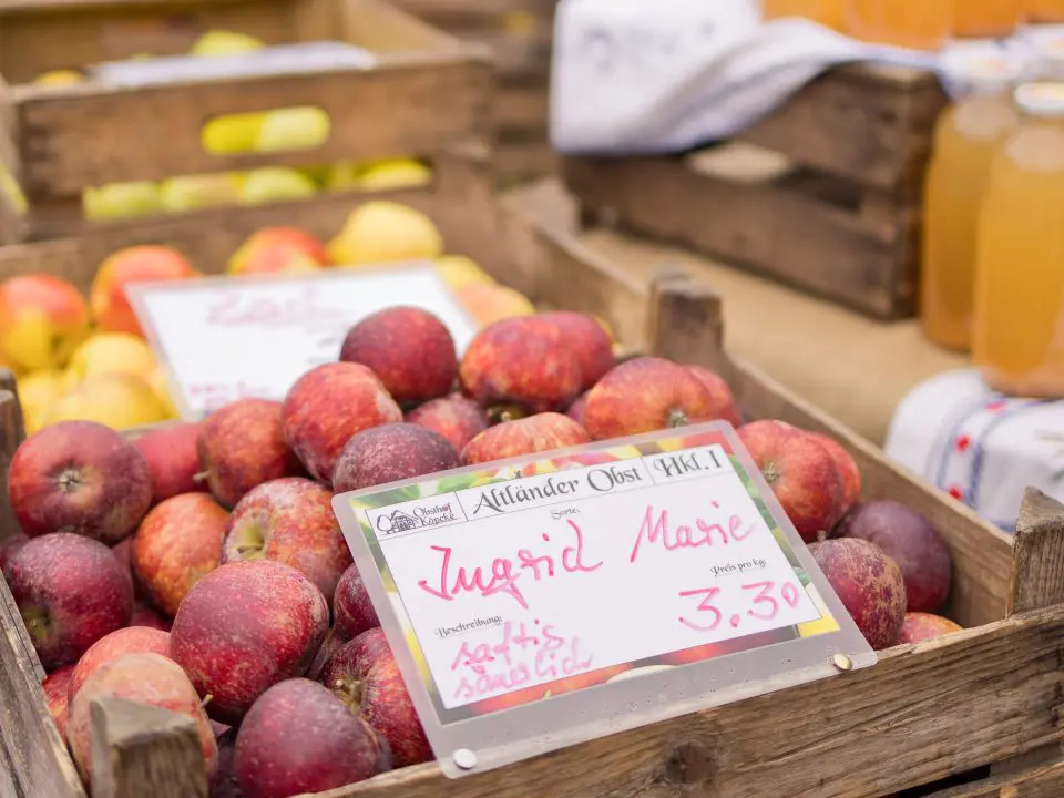 Äpfel und Apfelsaft